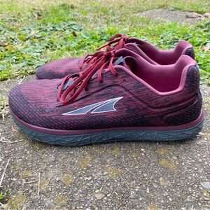 Altra Escalante Men's Size 11 Running Shoes Red/ Maroon Black Foot Shape